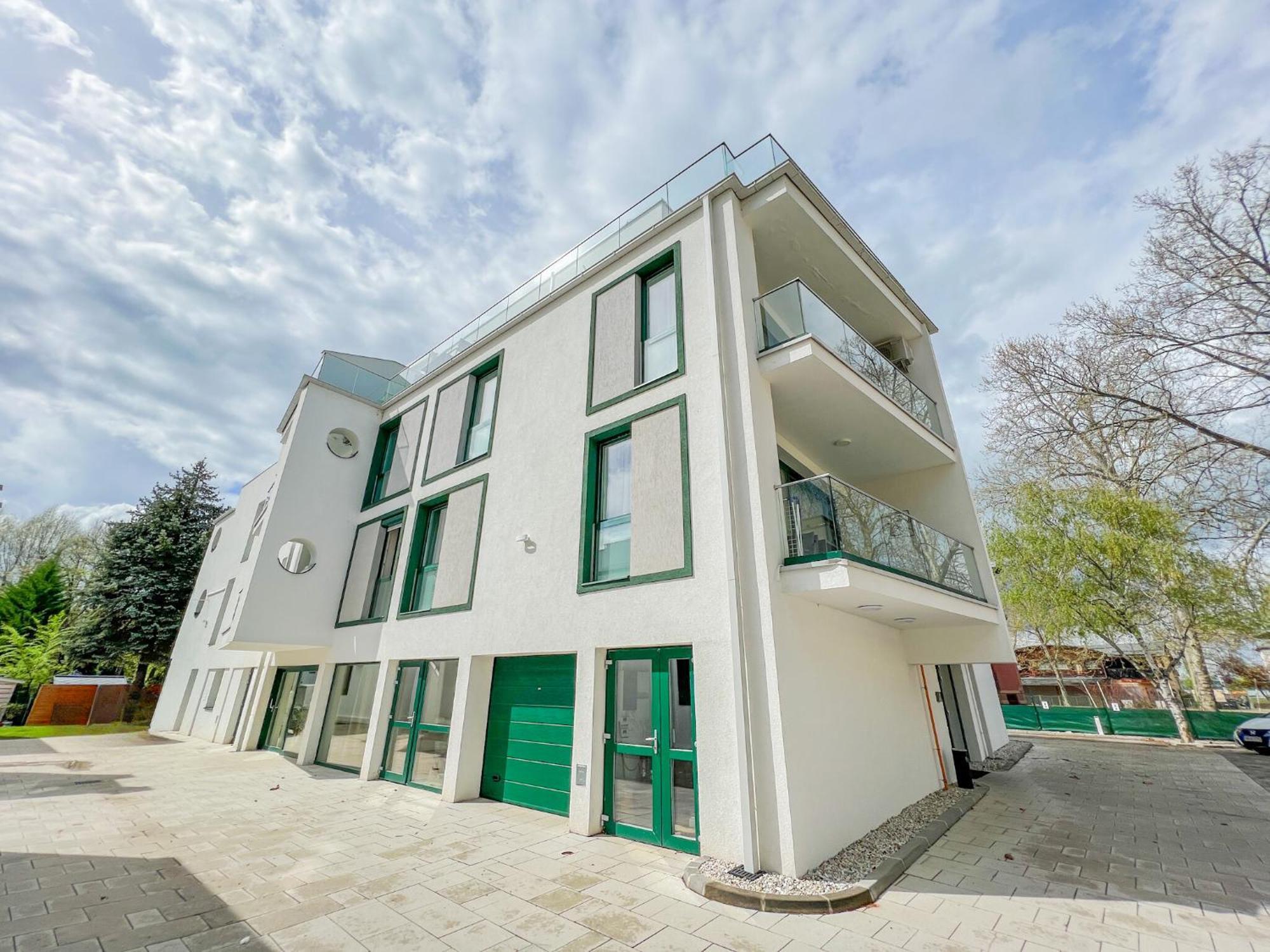 Villa Bauhaus Gold Siófok Exteriör bild